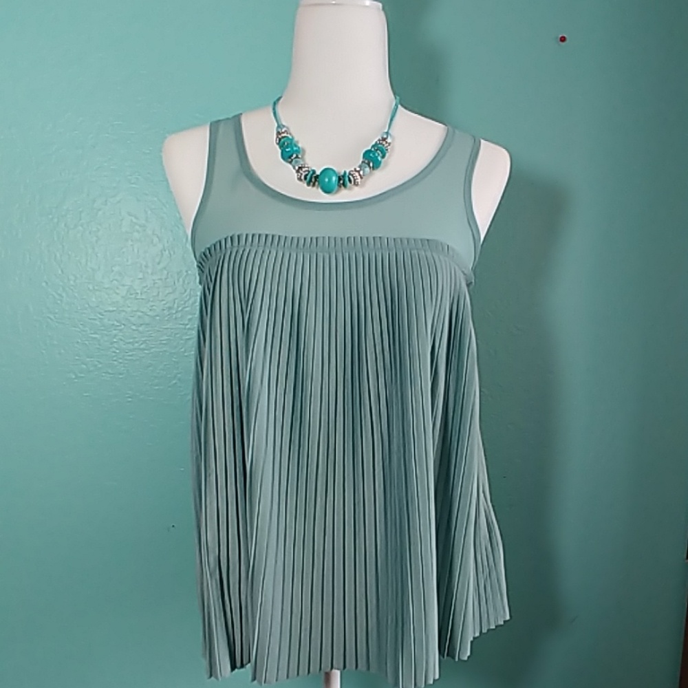 Beautiful top great for the summer